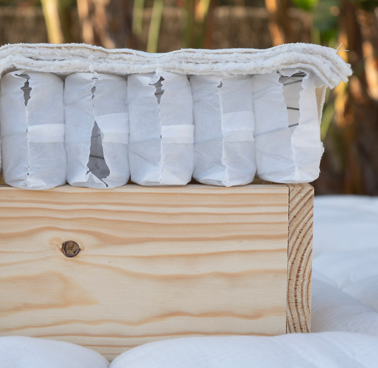 Base tapizada lujo muelles Velassaru