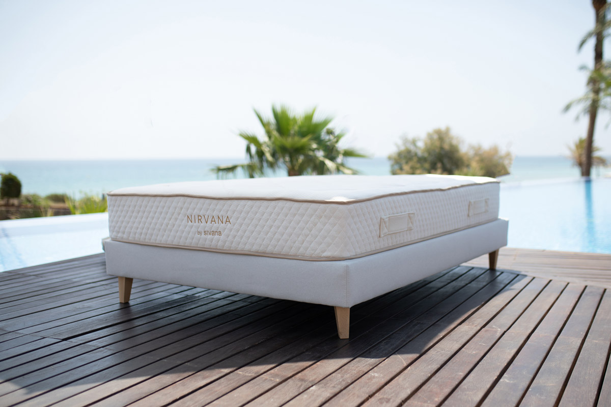 Base tapizada láminas Melasti