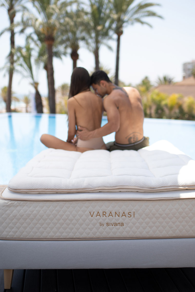 Base tapizada Sivana Melasti